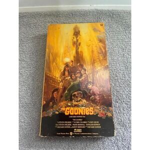 The Goonies VHS Movie Warner Home Video 1985 Steven Spielberg Adventure‎ PG